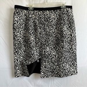 Ann Taylor Black & White Leopard Print Plus Size Mini Skirt Size 18T (Tall)